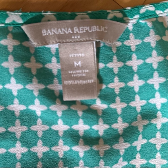 Banana Republic (MED) sleeveless tunic with bust darts and bottom slits. - Picture 7 of 8